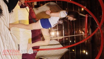 【金鹰绳艺】晨晨出演 空姐肤白貌美大长腿！ 单腿吊蒙眼挠痒戏耍玩物！