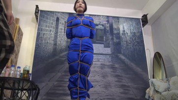【胜景影视】《极限紧缚 》 空姐被绑架回来，被各种捆绑，还把舌头给绑上