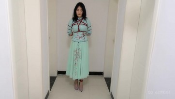 【束缘阁】林秋初试镜 丰满异常专业模特 古装套裙捆绑