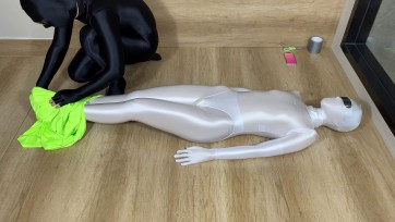 【恋物症の凌风姐姐】睡袋初裹记——kig+白光泽套装+荧光绿睡袋+遥控TD+挠痒+胶带固定放置+强高