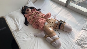 【FXX】【甜心少女】内入小淘气 电击震动强高 TK 发骚到主动伺候 驷马 欧式直臂皮革头套昏迷