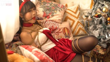 【TYINGART】圣诞捆绑 模特Mmi，圣诞写真，打开礼物盒，里面是用来捆绑的绳子