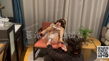 【粥粥】[旗袍1]小萝莉调教！SP+手铐脚铐+颈手枷拘束