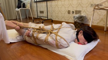 【凌day】新模小鱼体验（吊带+薄荷绿丝、地雷系服装+肉丝+高跟鞋，捆绑+堵嘴+挣扎）