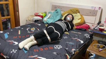 【默示录】【任我行】【小蛇】白袜、口球、胶带与光脚驷马~