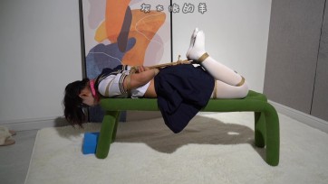 【灰太狼的羊】漂亮学妹被套路变身"绳艺工具人" 日式单腿吊缚+驷马口球堵嘴挠痒痒