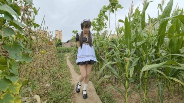 【FXX】【ZENTAI女仆】奇妙的旅途 路上车来车往 旁边路过的车会不会看到后排被绑上的女仆 欧式直臂 并腿 驷马 远程内置TD 野外露出