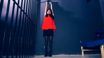 【胜景影视】《落 网》 上集 女毒贩王丽娜贩卖毒品她被抓获交代毒品藏匿地点，带她指认现场