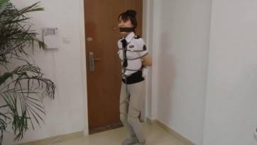 【逍遥】《蝴蝶效应03》匪徒扫描女警全身拘束，警察解开拘束就引发炸弹~女警玩命挣扎！绝对没见过！