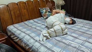 【墨色】小米白衣白裤白袜五花并腿挣扎