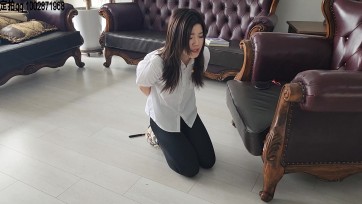 【一往情深】SP私拍《被老师和父亲双重虐待的女学生》